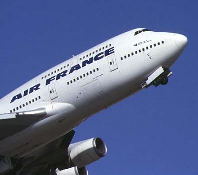 Book your Air France flights to Paris and Europe with FlyForLess.ca