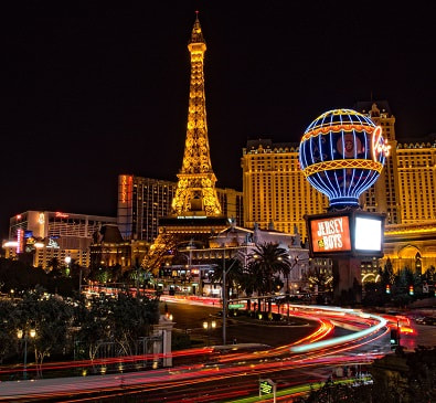 Book your cheap flights from Montreal to Las Vegas with FlyForLess.ca