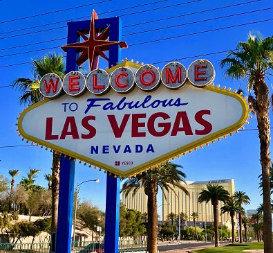 Book your cheap flights from Toronto to Las Vegas with FlyForLess.ca