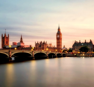 Book your flights to the UK at FlyForLess.ca